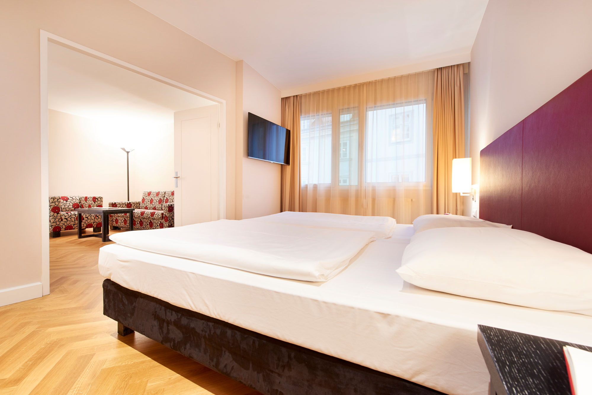 schlafzimmer-executive57-singerstrasse2125 (2)